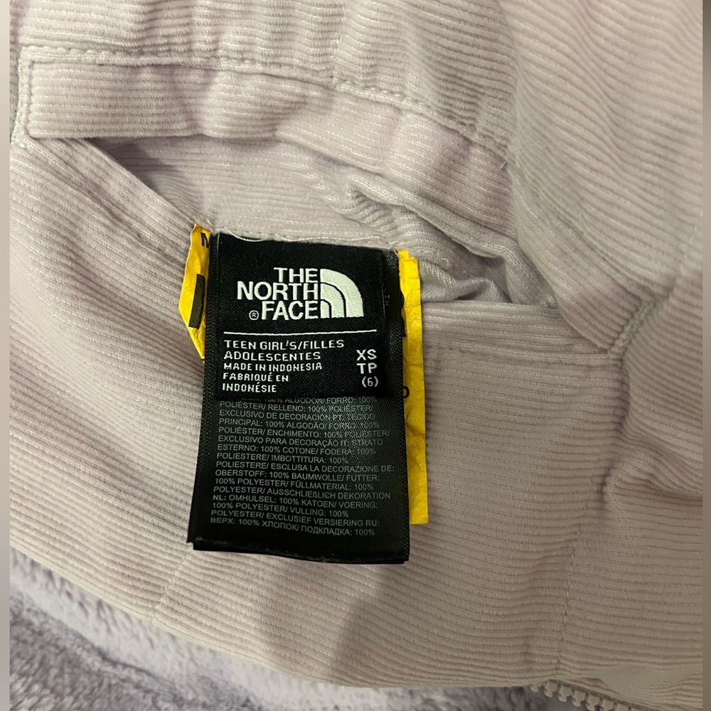The Northface Girls Reversible Mossbud Jacket - Picture 4 of 5